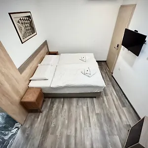Oh & 2* Ljubljana